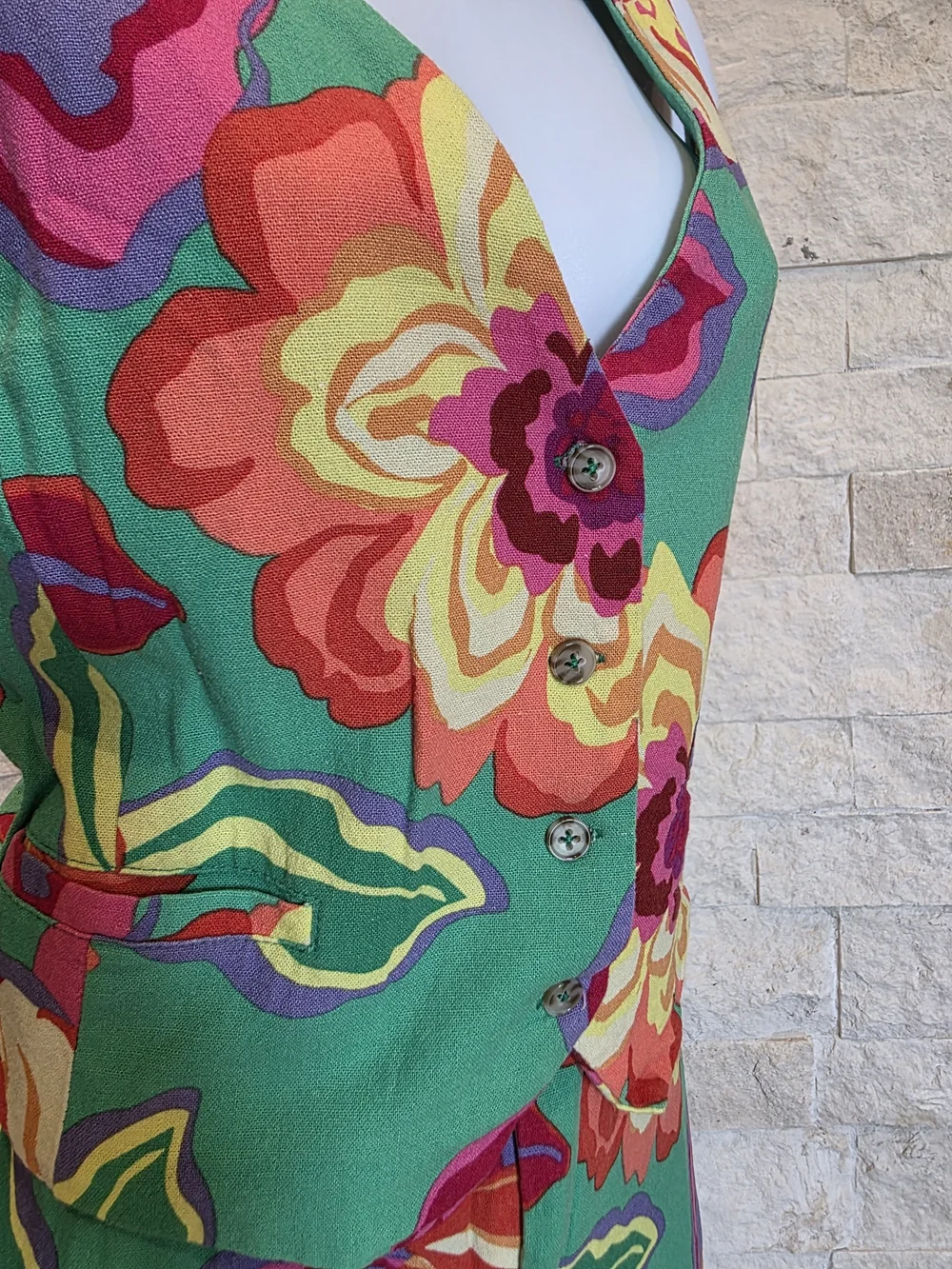 Gianni Bini vibrant floral